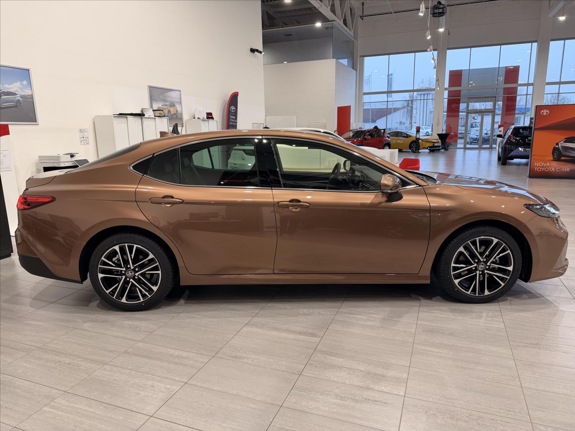 toyota-camry-2-5-hybrid-230k-prestige - 5