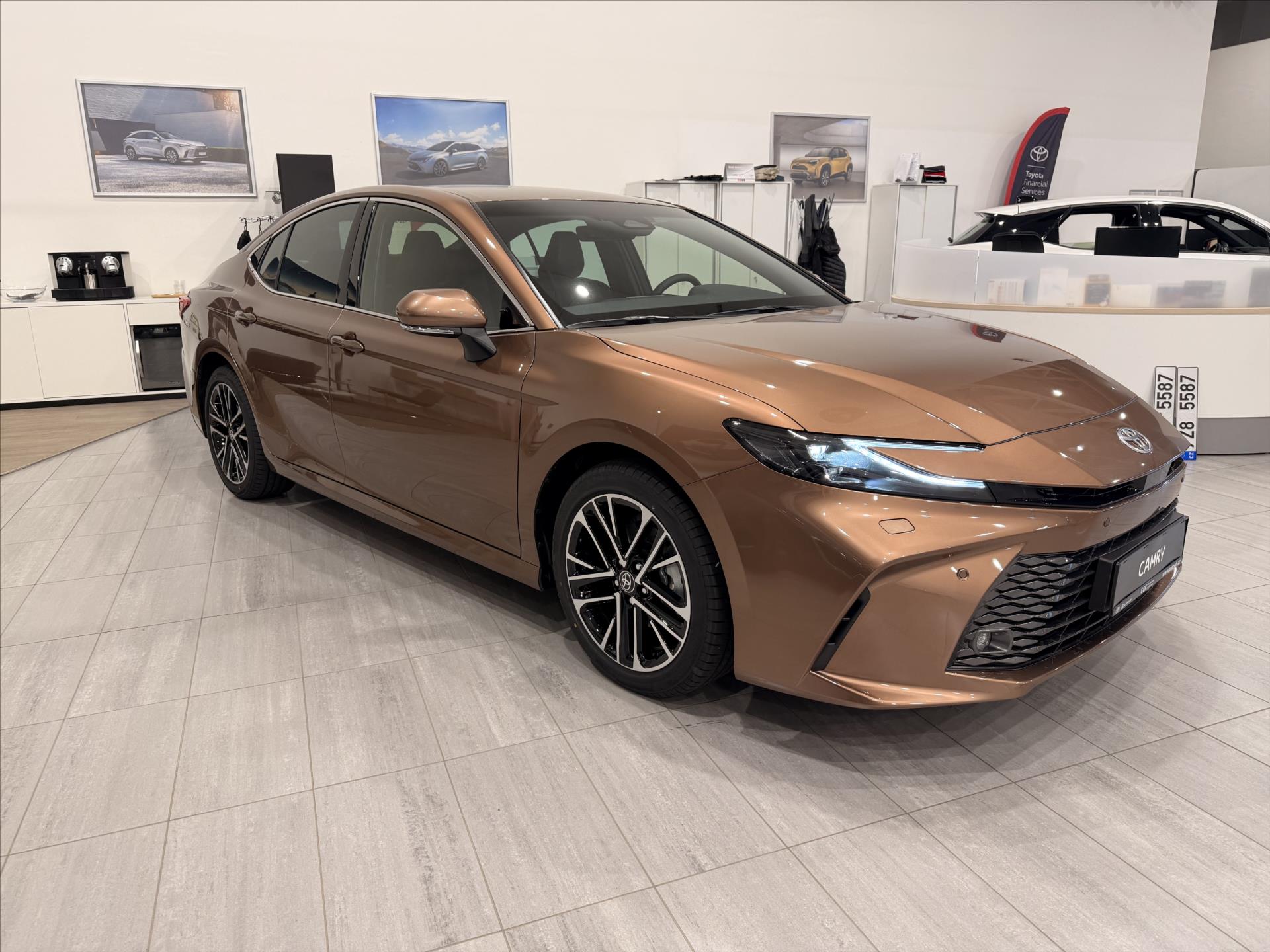 toyota-camry-2-5-hybrid-230k-prestige - 6