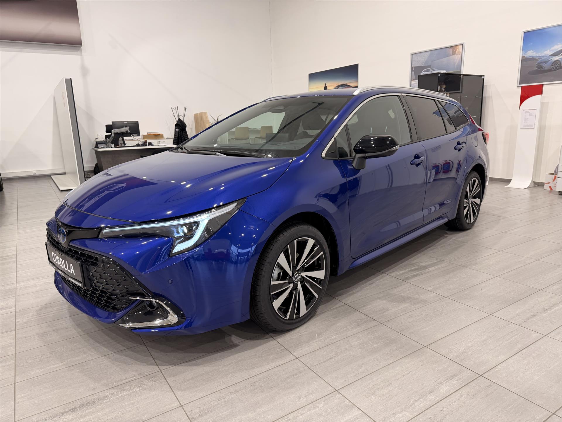 Toyota Corolla 1,8 Hybrid 140k  - Style