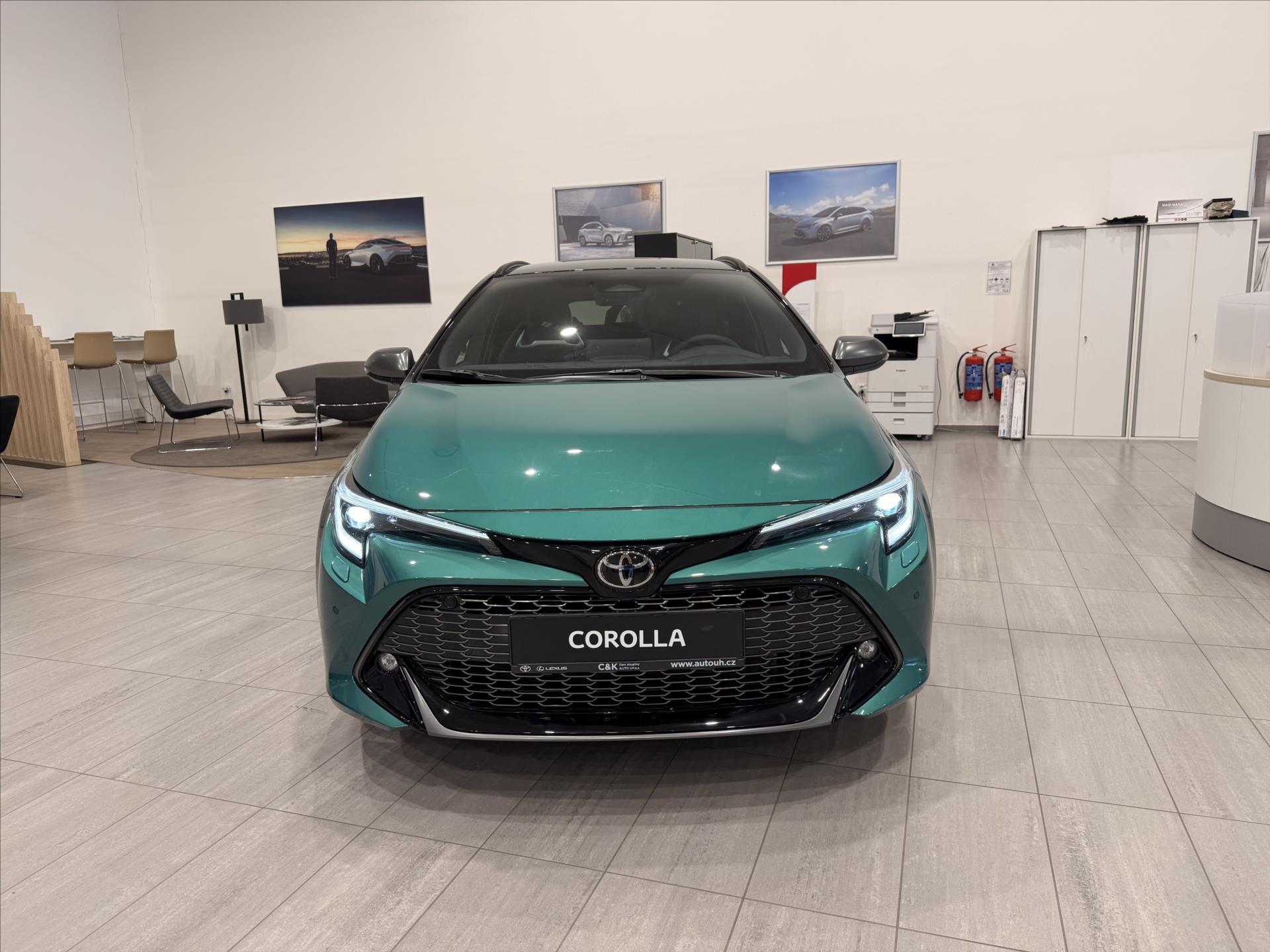 toyota-corolla-1-8-hybrid-140k-gr-sport - 1