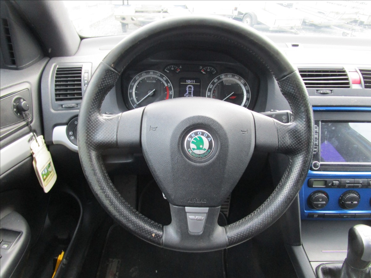 skoda-octavia-combi-2-0tdi-rs-aut-klima - 7