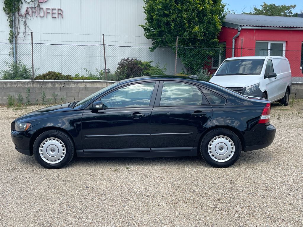 volvo-s40-1-6d-80kw-vyhrev-sed-nova-stk - 1