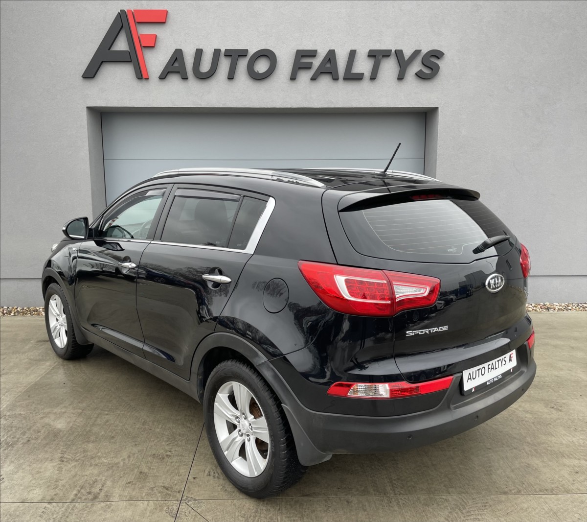 kia-sportage-2-0-crdi-100kw-4x4-cr - 4