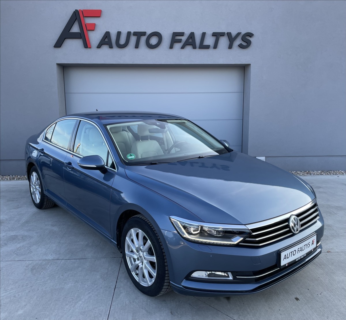 Volkswagen Passat 1,8 TSI 132KW ČR.MANUÁL,NAVI