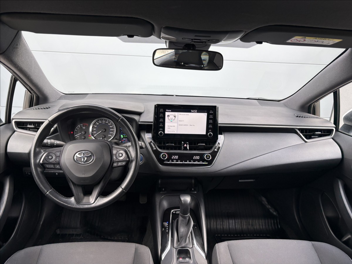 toyota-corolla-1-8-hybrid-automat-1maj-cz - 6