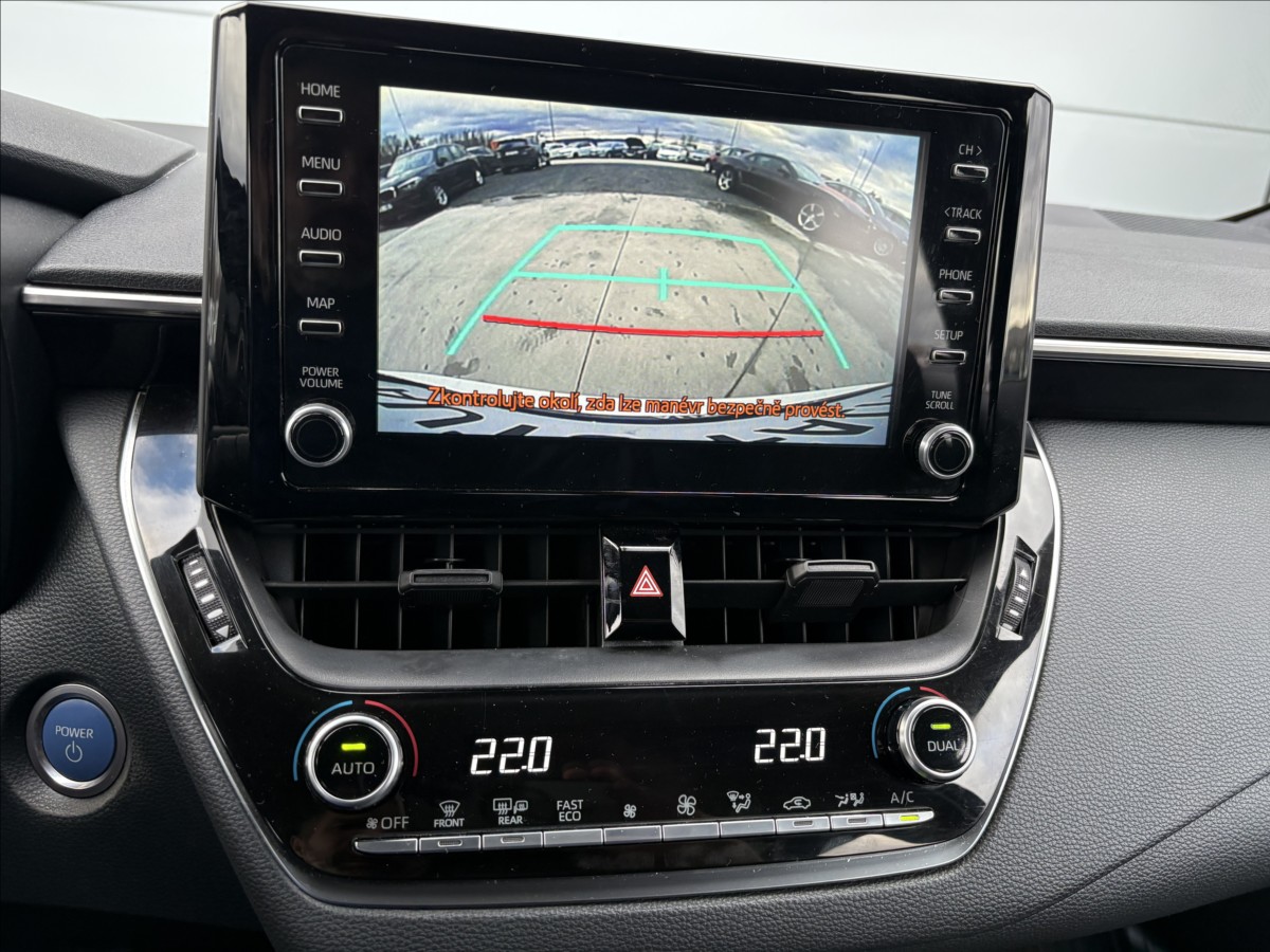 toyota-corolla-1-8-hybrid-automat-1maj-cz - 7