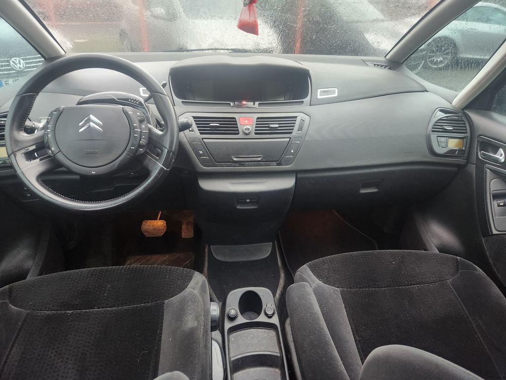 citroen-c4-picasso-1-6-hdi-automat - 7