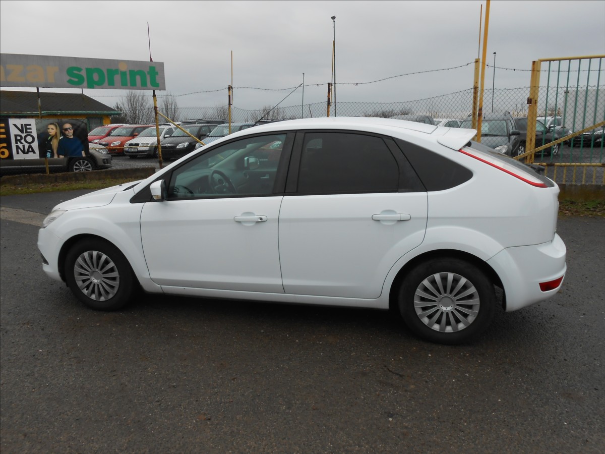 ford-focus-1-6-74-kw-klima-serviska - 9