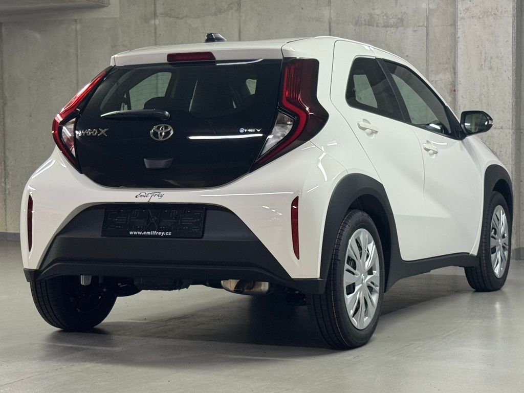 toyota-aygo-aygox-active-1-5-hybrid-116k - 4