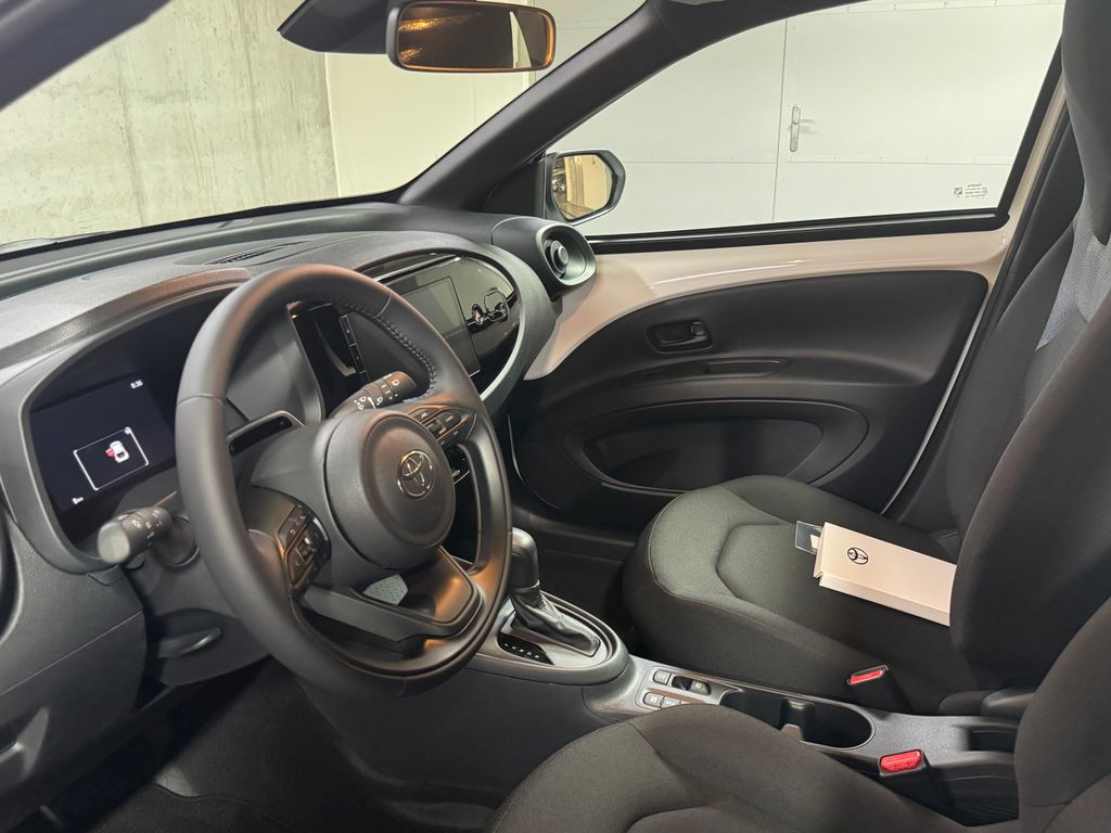 toyota-aygo-aygox-active-1-5-hybrid-116k - 8
