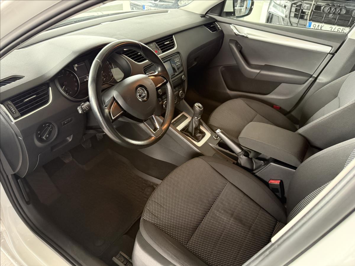 skoda-octavia-1-6-tdi-81kw-serviska-cr-tazne - 6