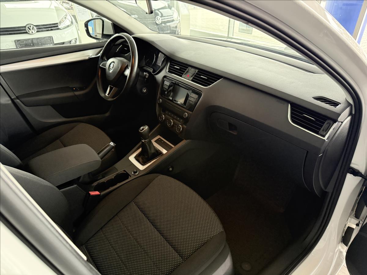 skoda-octavia-1-6-tdi-81kw-serviska-cr-tazne - 8