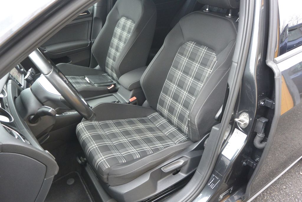 volkswagen-golf-2-0tdi-gtd - 9