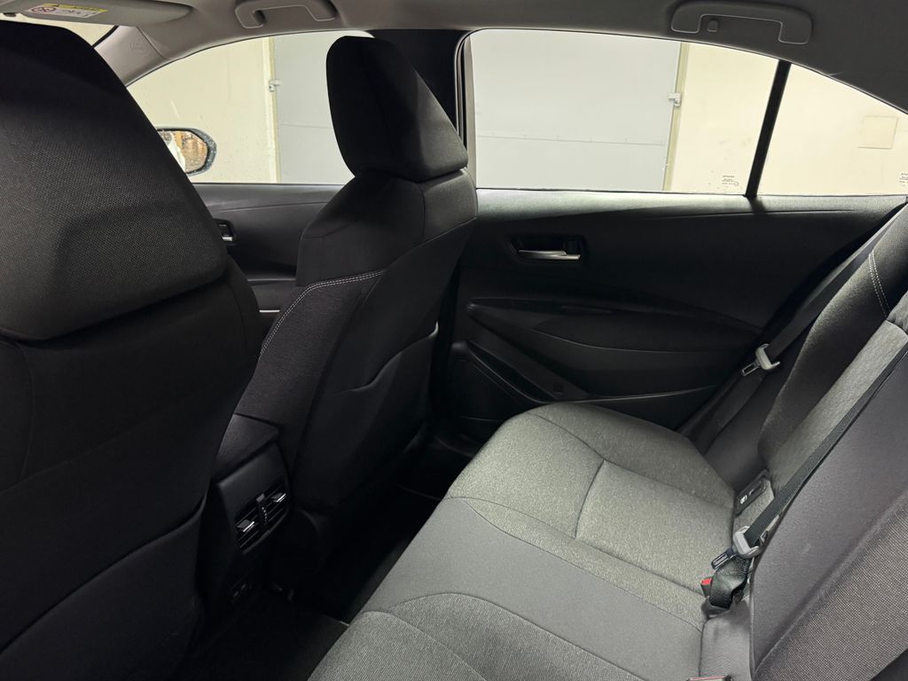 toyota-corolla-comfort-1-8-hybrid-140-k-cv - 9