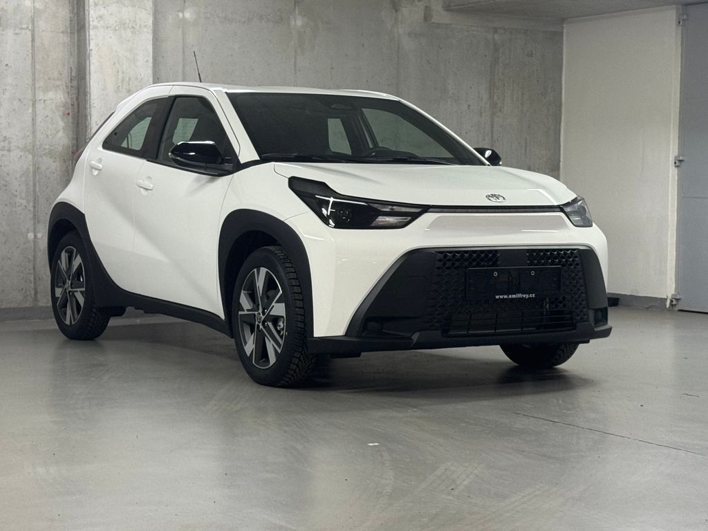 toyota-aygo-1-5-hybrid-116k-active - 2