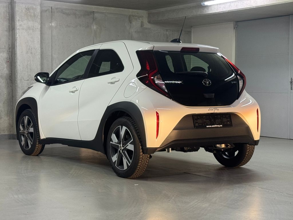 toyota-aygo-1-5-hybrid-116k-active - 6