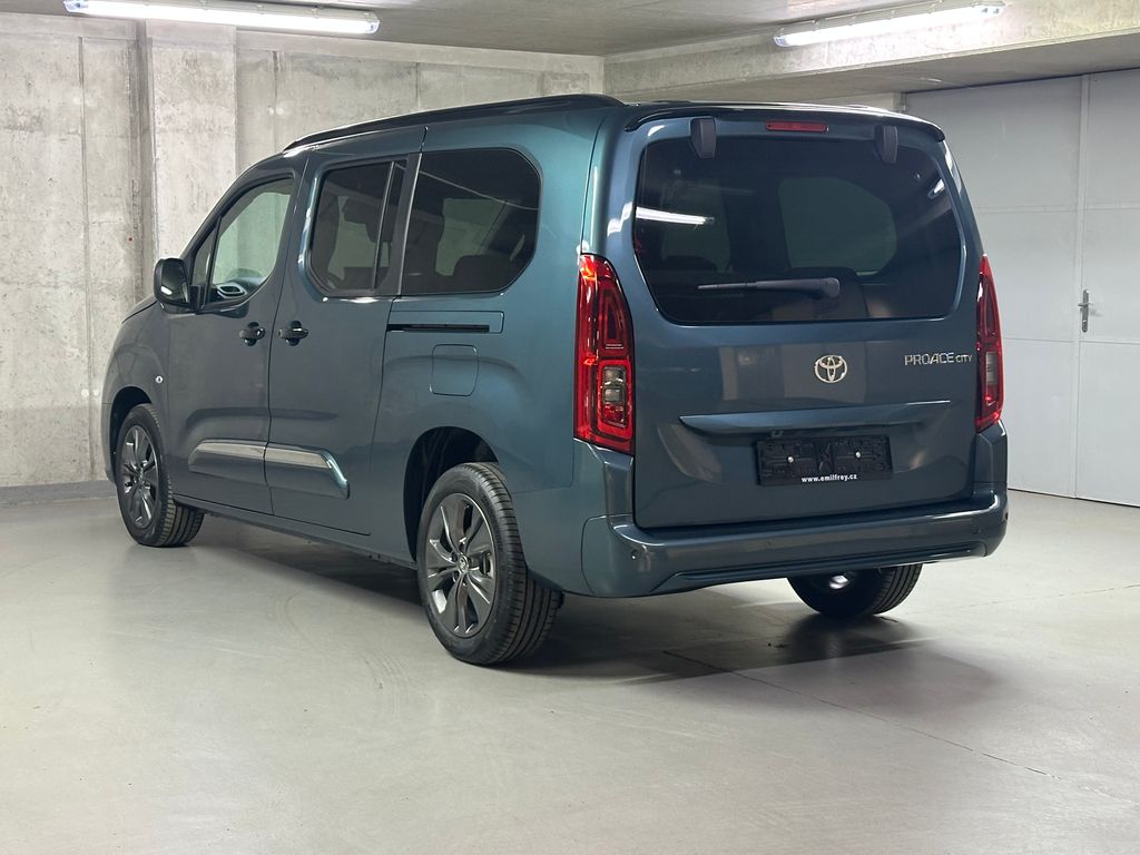 toyota-proace-city-verso-family-1-5-at-long - 6