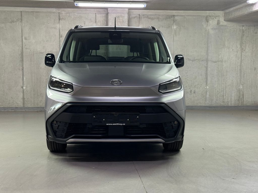 toyota-proace-city-verso-family-1-5-at-long - 1