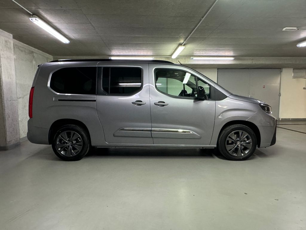 toyota-proace-city-verso-family-1-5-at-long - 3