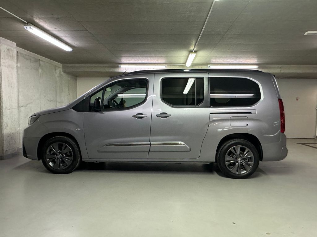 toyota-proace-city-verso-family-1-5-at-long - 7
