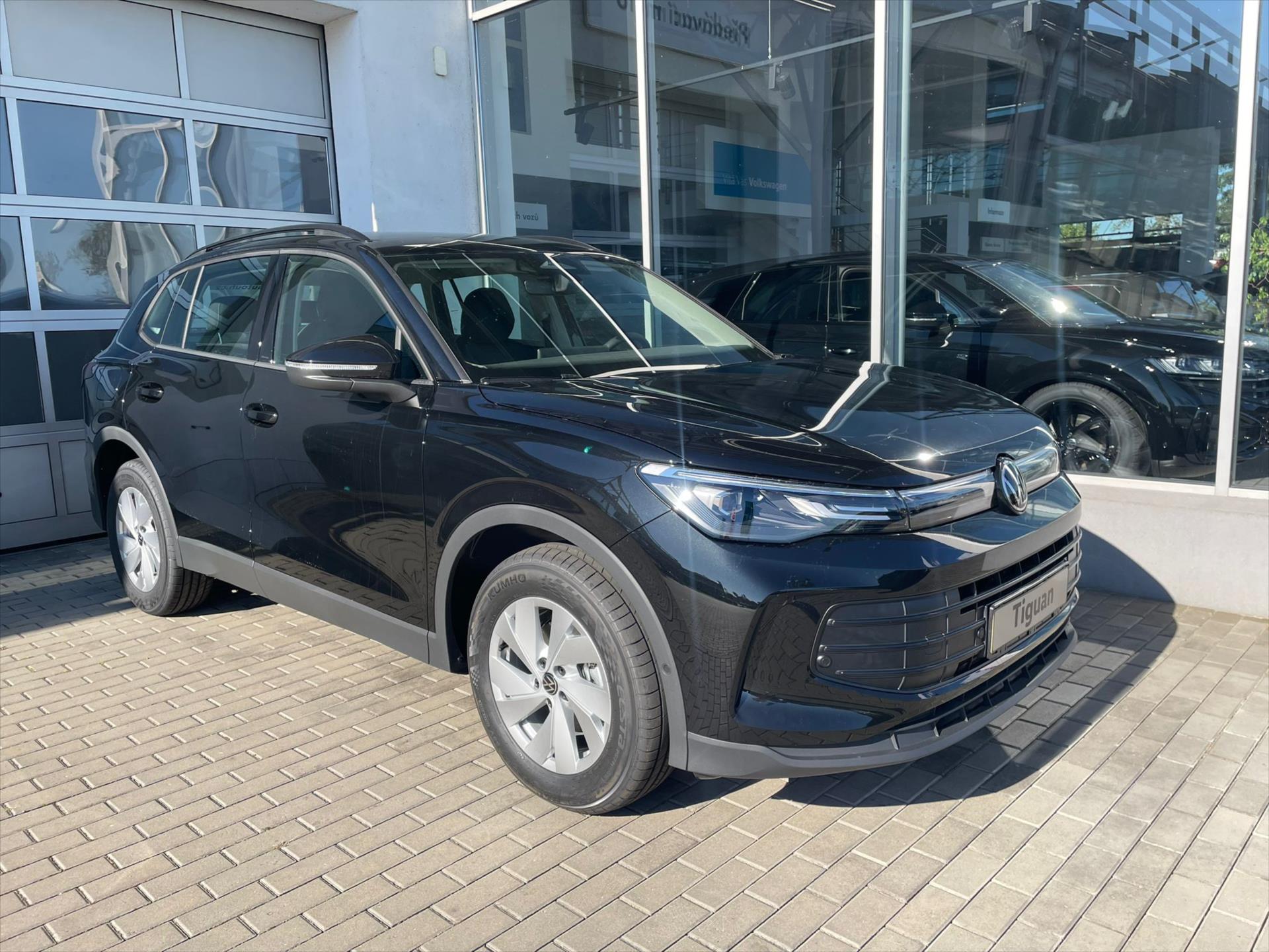 volkswagen-tiguan-1-5-etsi-96kw-mhev-limited - 2