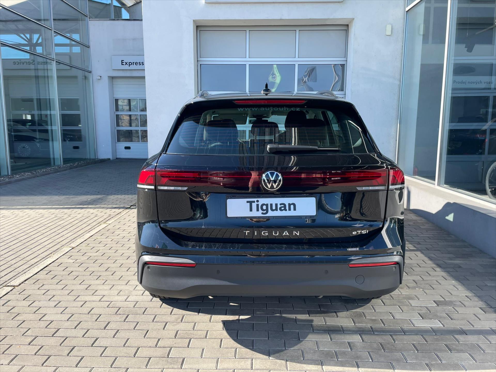 volkswagen-tiguan-1-5-etsi-96kw-mhev-limited - 5