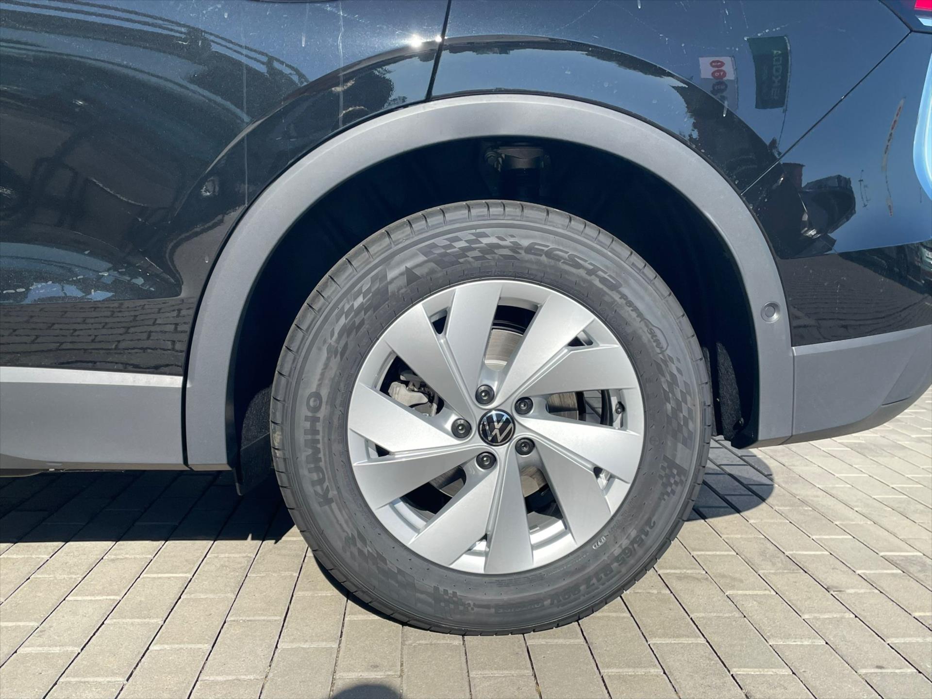 volkswagen-tiguan-1-5-etsi-96kw-mhev-limited - 8