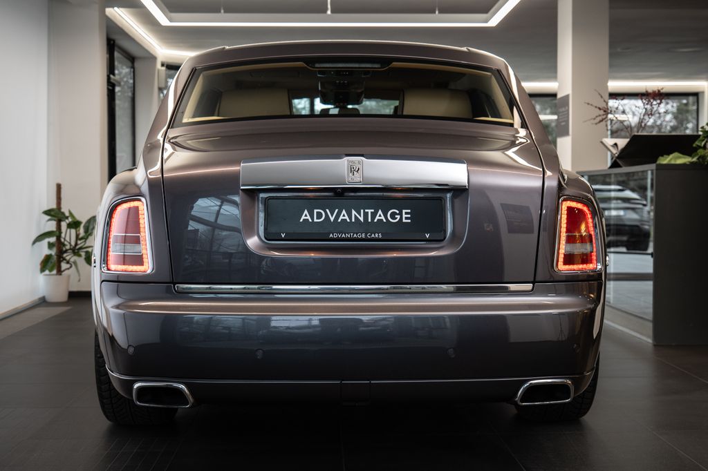 rolls-royce-phantom-360-vyhrivana-sedadla - 2