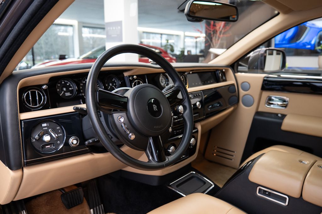 rolls-royce-phantom-360-vyhrivana-sedadla - 4