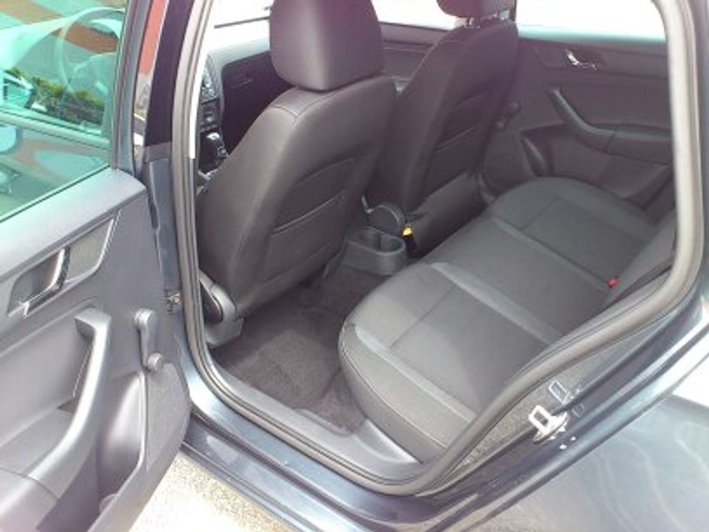 skoda-rapid-1-2-tsi-63-kw-navigace-klima - 9