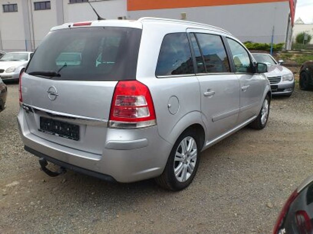 opel-zafira-1-8-i-103-kw-7-mist - 4