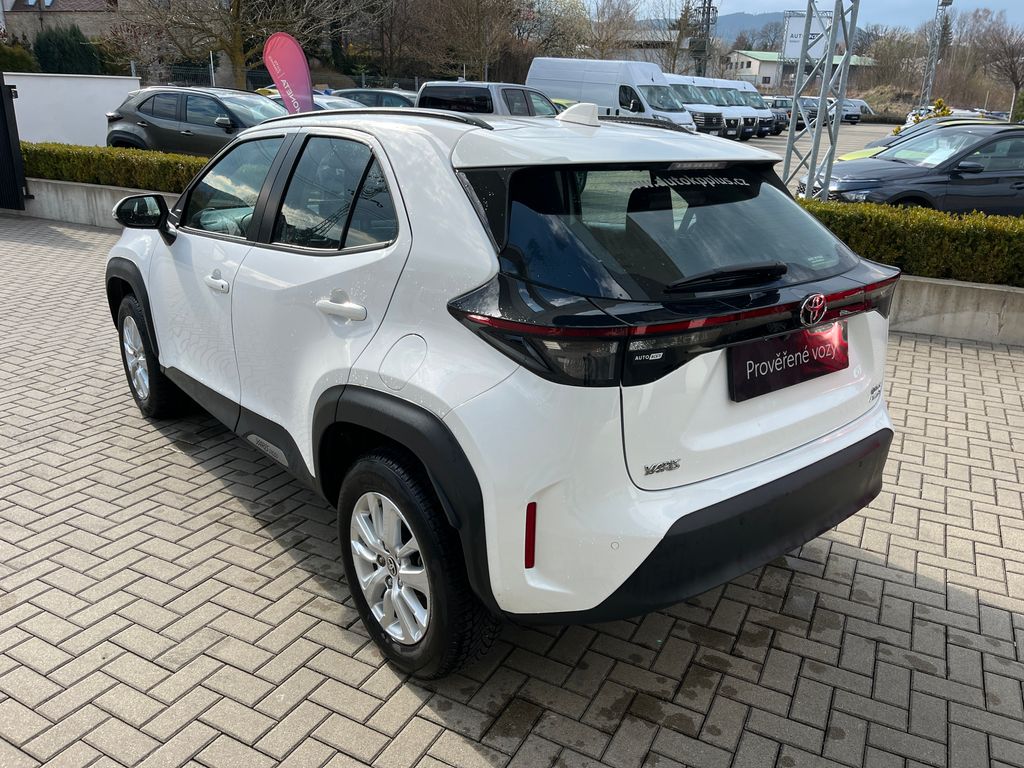 toyota-yaris-cross-1-5-hybrid-e-cvt-4x4-comfort - 3