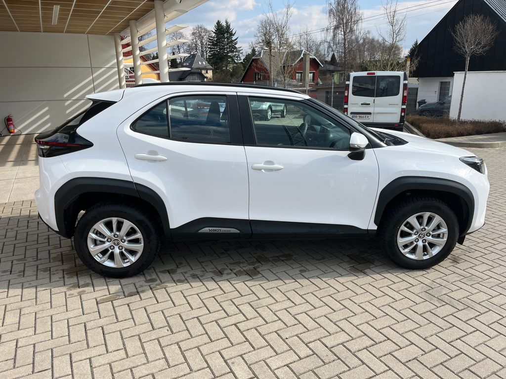 toyota-yaris-cross-1-5-hybrid-e-cvt-4x4-comfort - 6