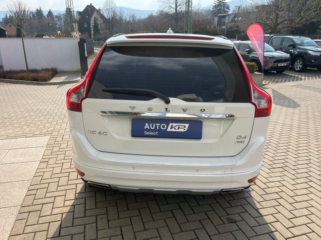 volvo-xc60-2-4-d4-awd-momentum-cr - 4