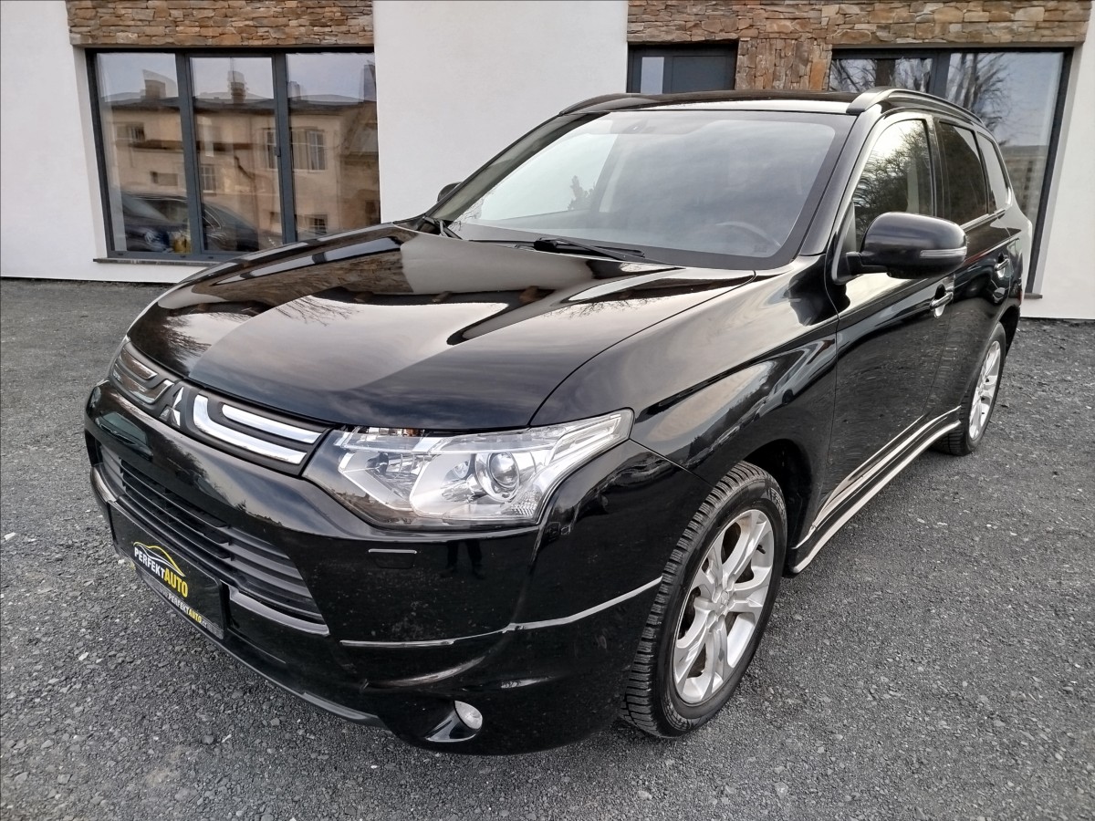 Mitsubishi Outlander 2,3 D 110kW, AUTOMAT, 7-MÍST
