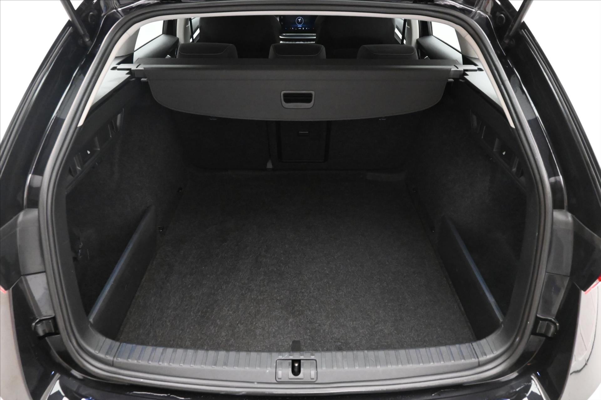skoda-octavia-2-0-tdi-110kw-dsg-style-zaruka-az-5-let - 9