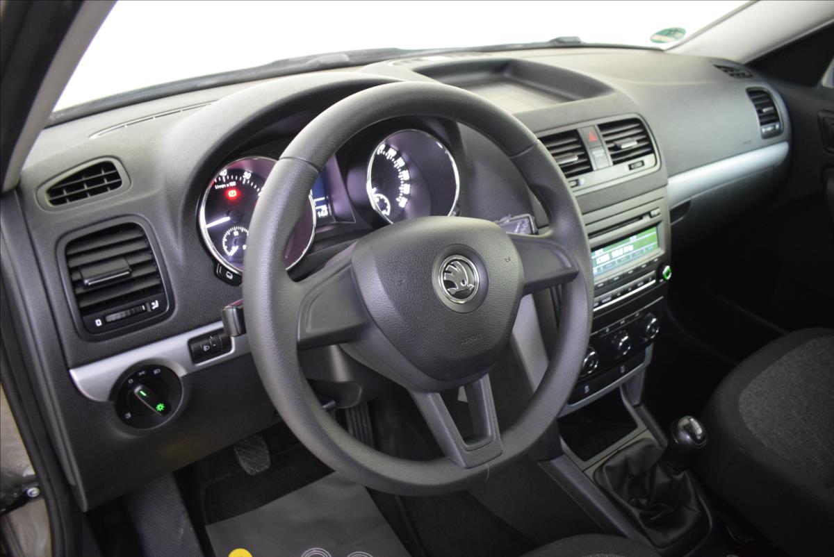 skoda-yeti-1-2-tsi-nove-rozvody-super-stav - 8