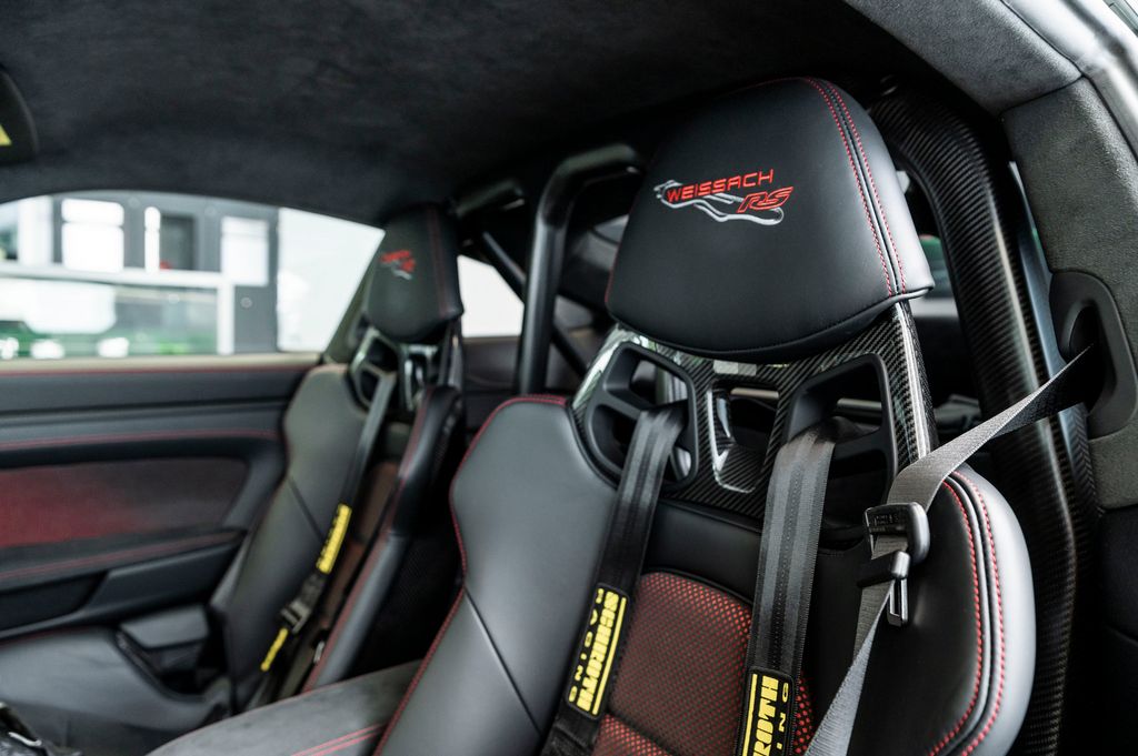 porsche-911-gt3-rs-weissach-skladem - 6