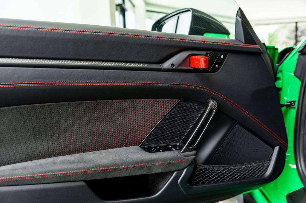 porsche-911-gt3-rs-weissach-skladem - 7