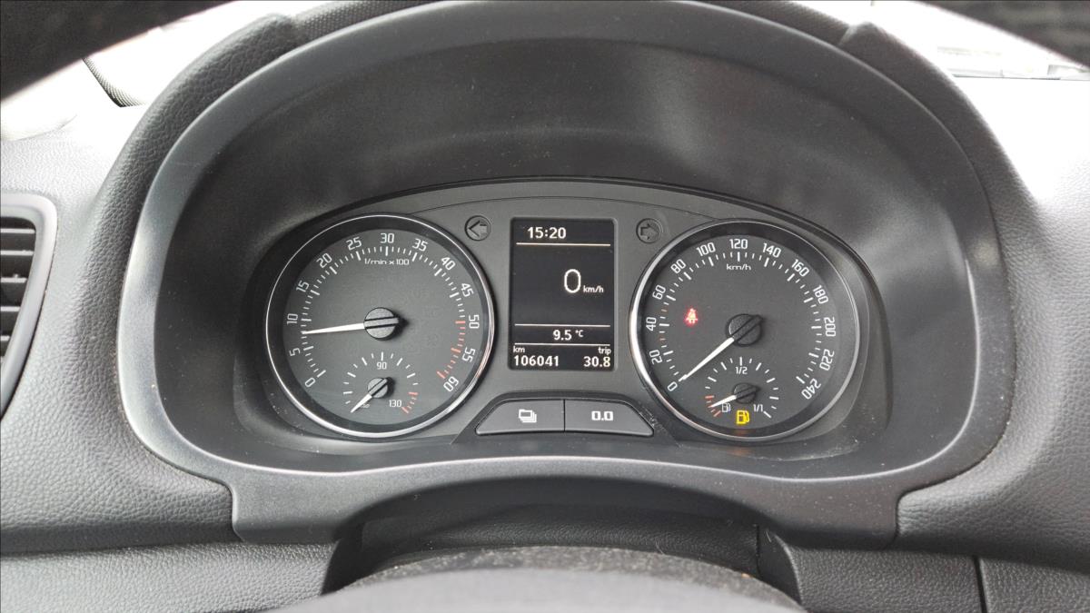 skoda-fabia-1-6-tdi-55-kw-elegance-facelift-ii - 9