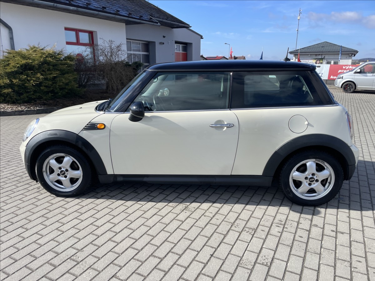 mini-cooper-1-6-i-88kw-klima-alu-bez-koroze - 1