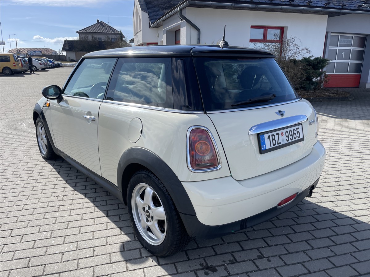 mini-cooper-1-6-i-88kw-klima-alu-bez-koroze - 2