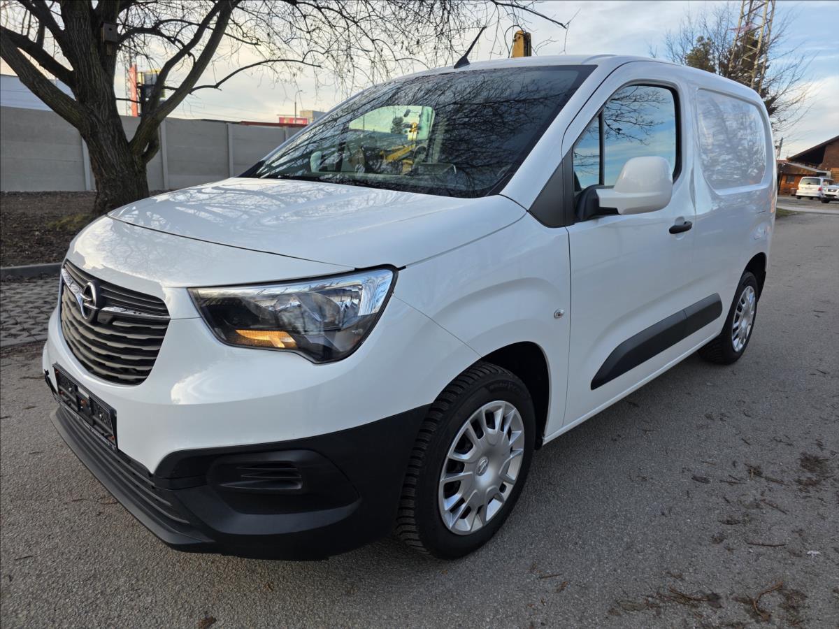 Opel Combo 1,5 CDTI 75KW NAVI TEMPOMAT KLIMA  1.5CDTI 75KW NAVI TEMPOMAT KLI