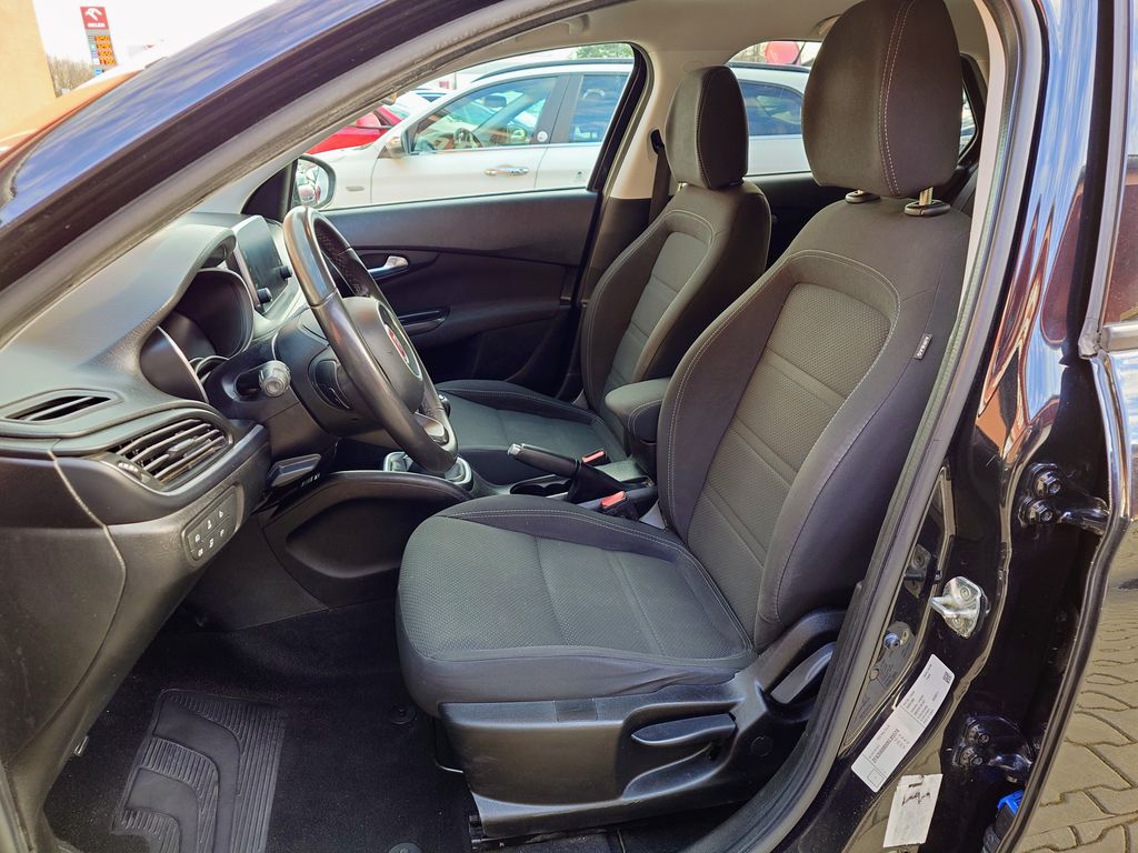 fiat-tipo-1-4-turbo-lounge-88-kw-odpoce - 9