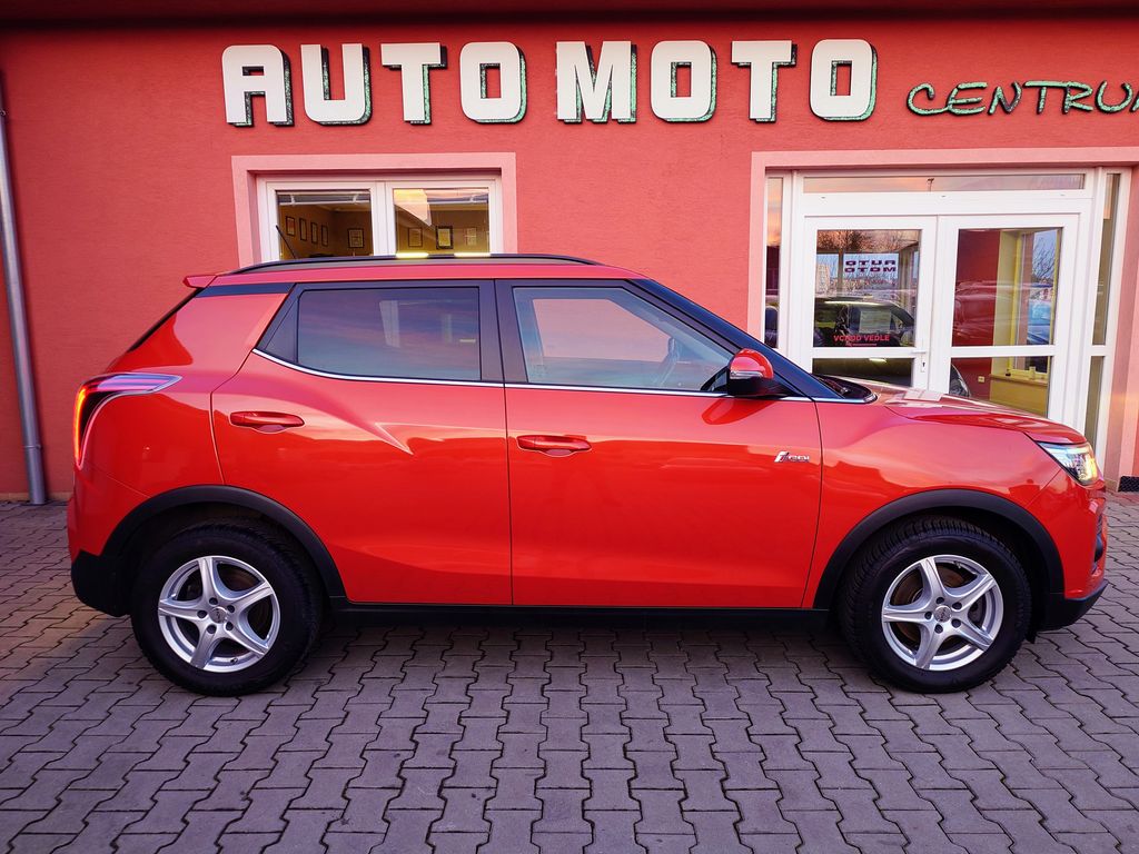 ssangyong-tivoli-1-5-t-gdi-sapphire-4x2 - 4