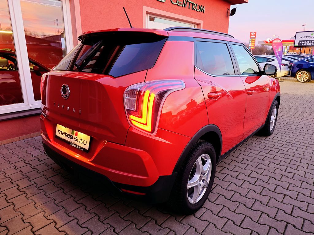 ssangyong-tivoli-1-5-t-gdi-sapphire-4x2 - 5