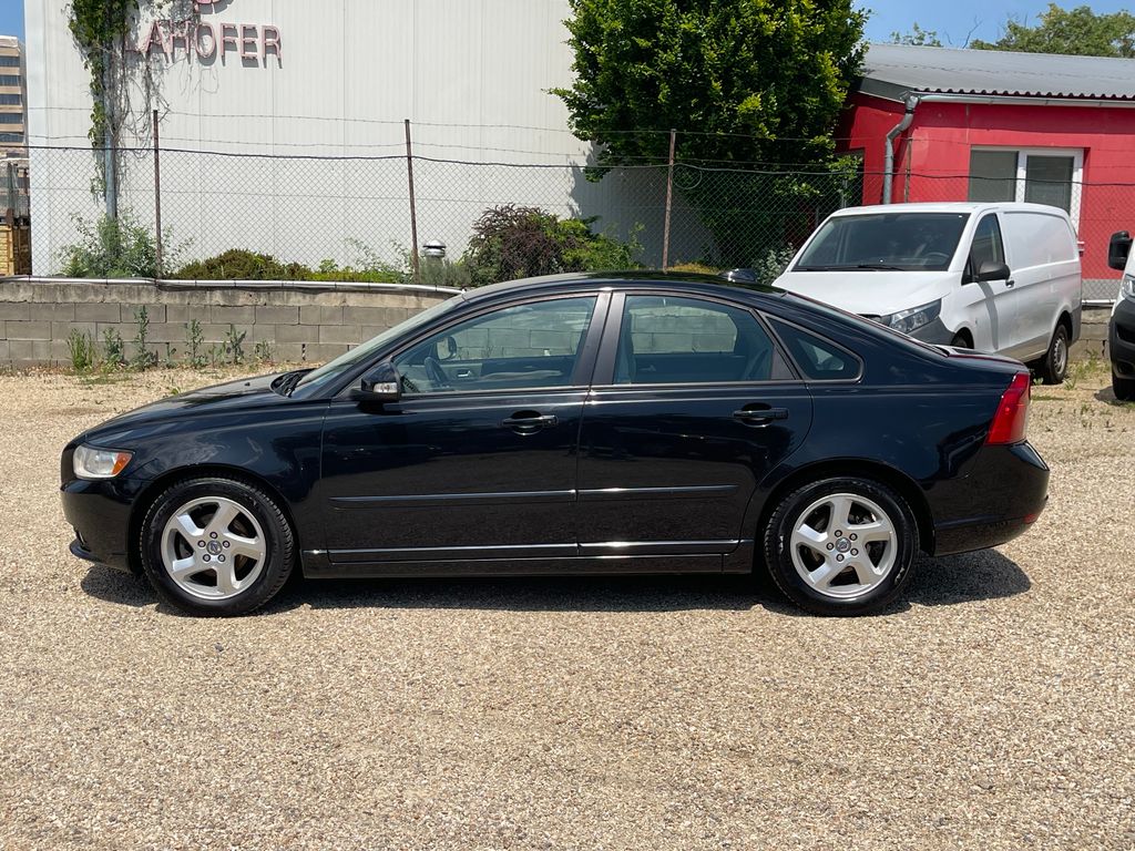 volvo-s40-1-6d-84kw-nove-vstriky - 1