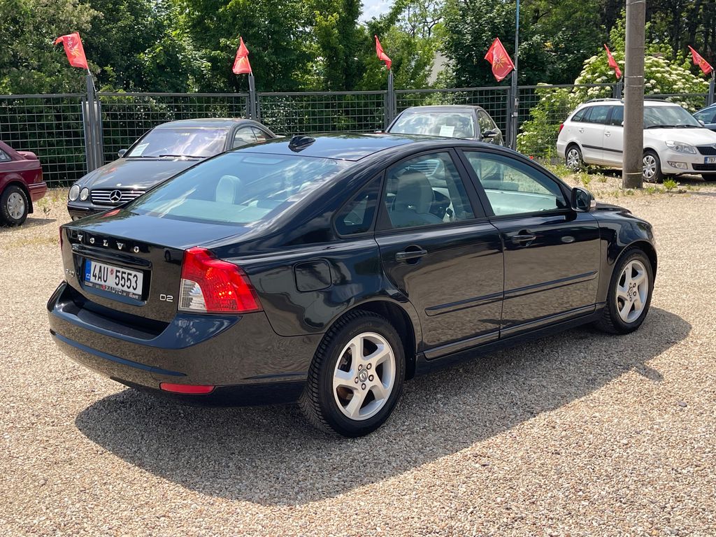 volvo-s40-1-6d-84kw-nove-vstriky - 2