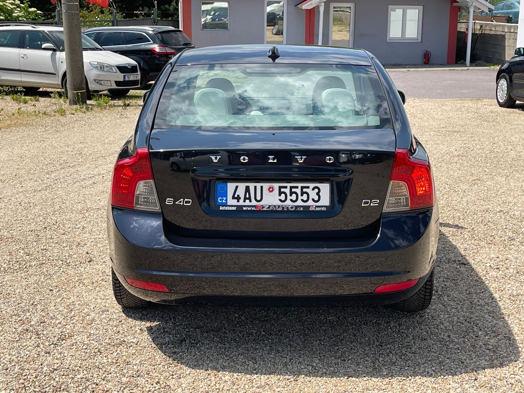 volvo-s40-1-6d-84kw-nove-vstriky - 3