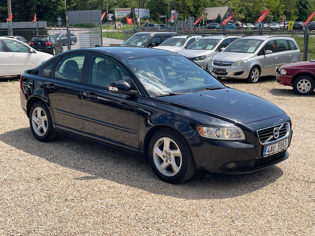 volvo-s40-1-6d-84kw-nove-vstriky - 6